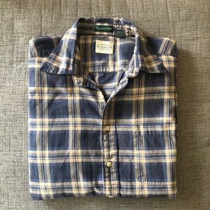 G.H. Bass & Co. mens plaid / flannel button up